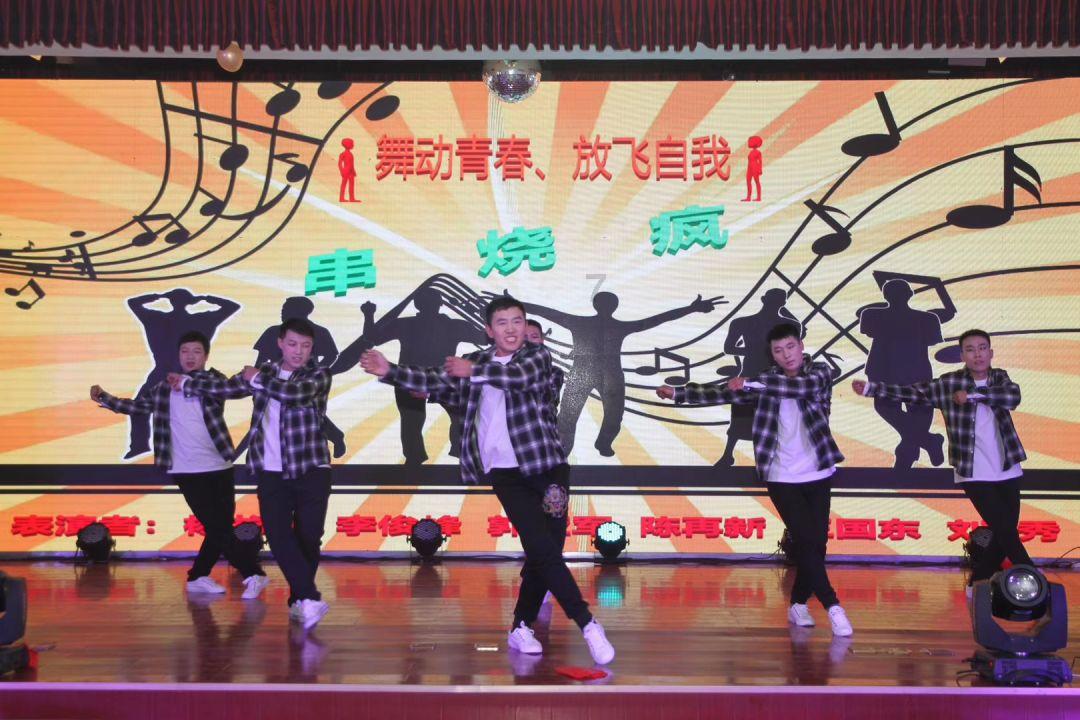 云南省举办沿边产业园招商签约大会